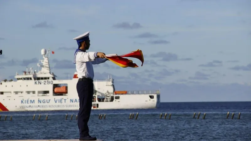 Soạn bài Đợi mưa trên đảo Sinh Tồn - Ngữ văn lớp 12 Chân trời sáng tạo (Tập 2) 1 Soạn bài Đợi mưa trên đảo Sinh Tồn - Ngữ văn lớp 12 Chân trời sáng tạo (Tập 2) 1