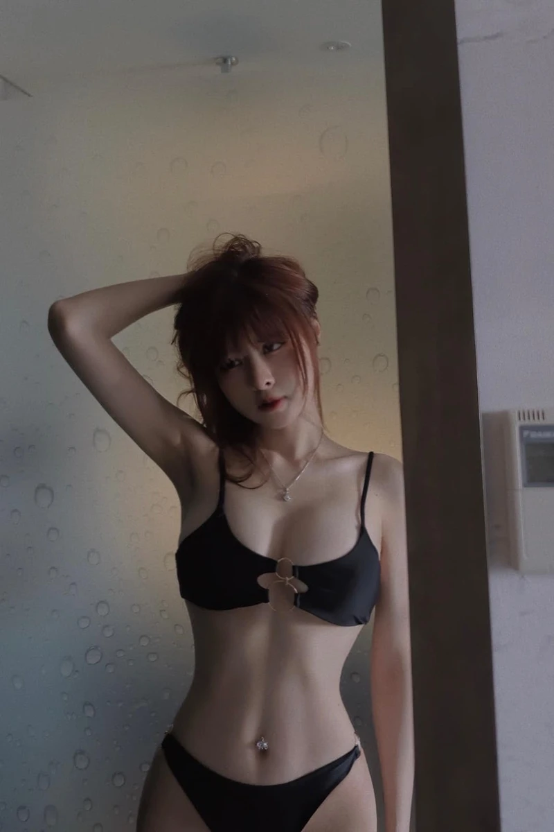 Gái xinh mặc Bikini 31