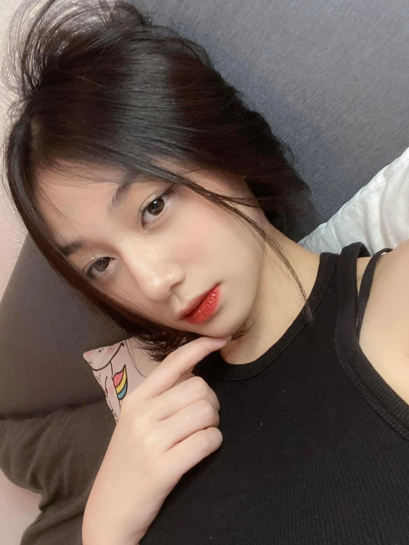 Trần Hà Linh 32