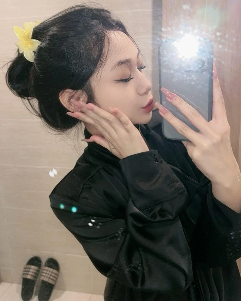 Trần Hà Linh 38