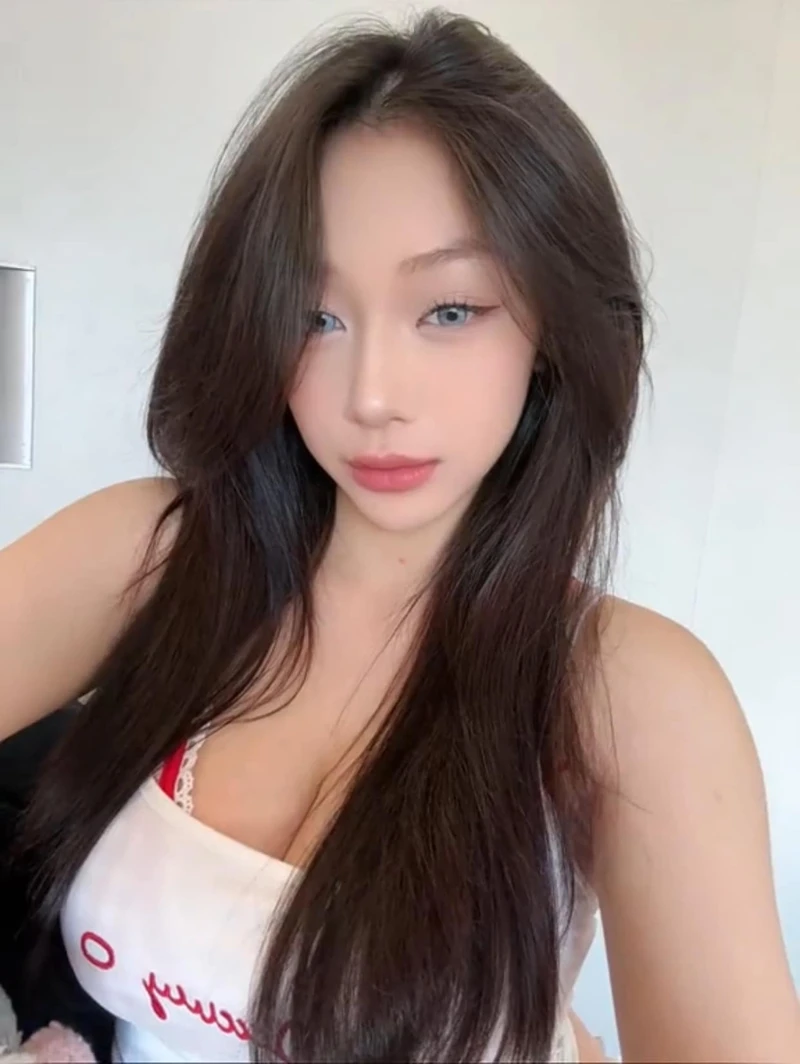 Trần Hà Linh 42