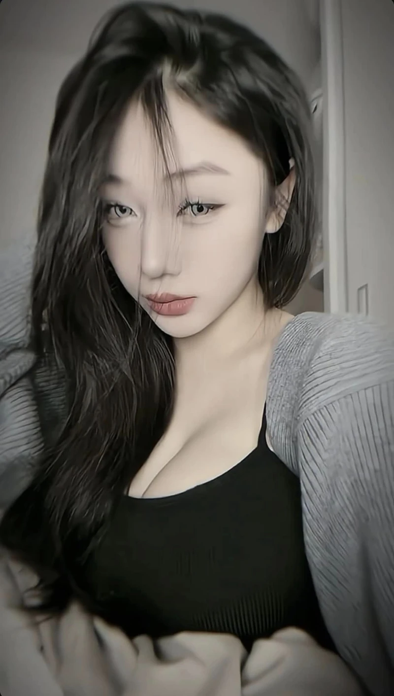 Trần Hà Linh 03