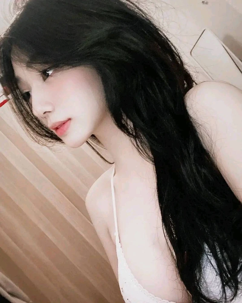 Trần Hà Linh 12