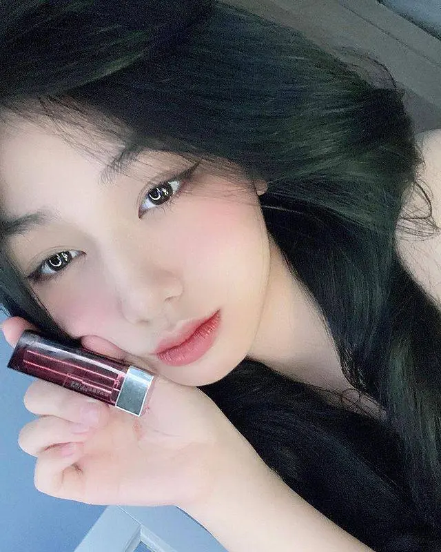 Trần Hà Linh 16