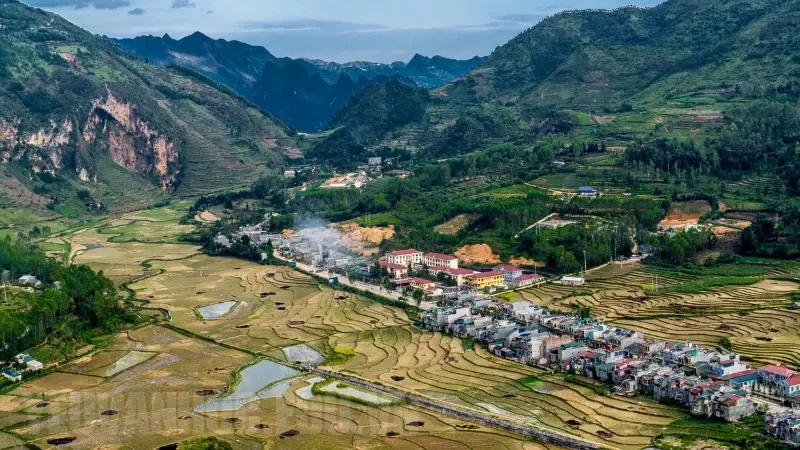 Phân tích bức tranh tứ bình trong bài thơ Việt Bắc, cảnh sắc bốn mùa đặc sắc