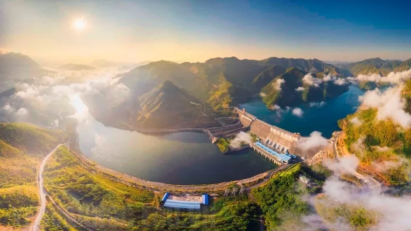 Nguyễn Tuân Người lái đò sông Đà, phân tích vẻ đẹp mạnh mẽ và hoang dại của sông Đà Nguyễn Tuân Người lái đò sông Đà, phân tích vẻ đẹp mạnh mẽ và hoang dại của sông Đà