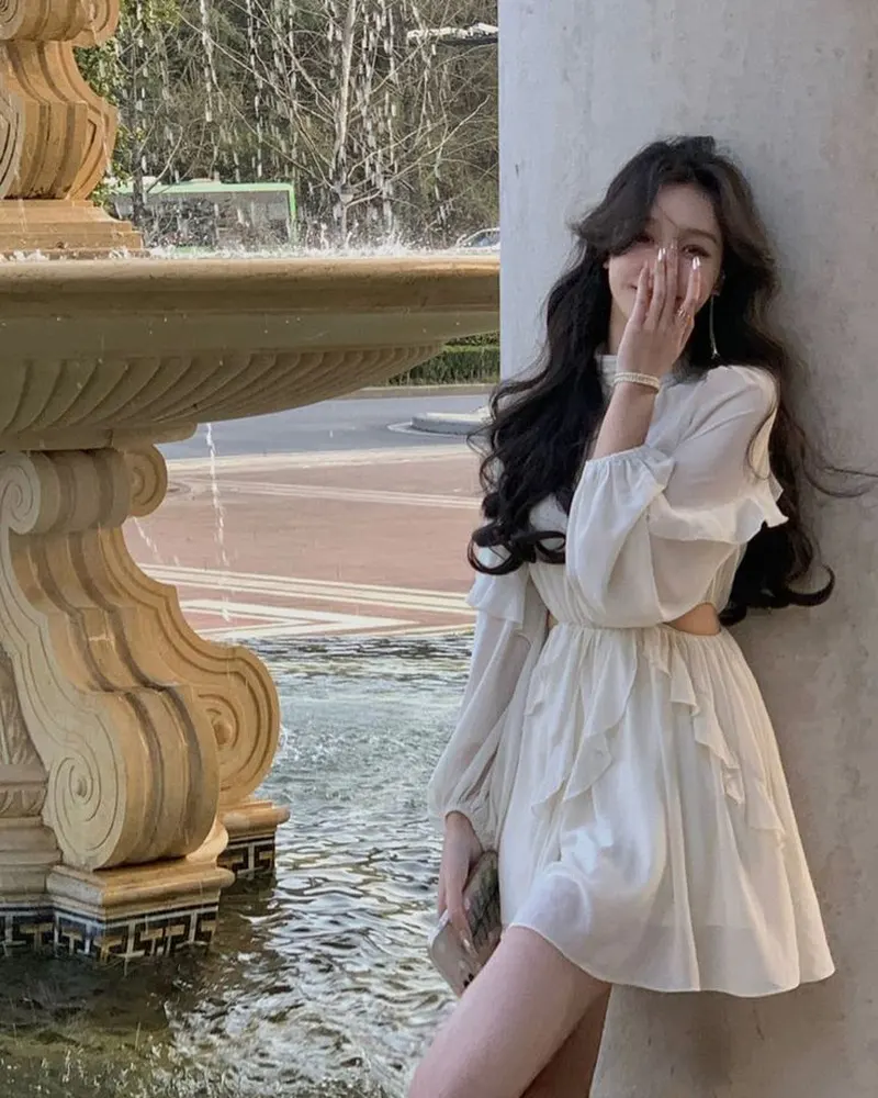 Hình ảnh gái xinh tóc dài che mặt nét đẹp tinh tế khơi gợi sự tò mò Hình ảnh gái xinh tóc dài che mặt nét đẹp tinh tế khơi gợi sự tò mò