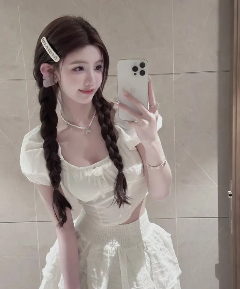 Gái xinh tóc dài cute chụp gương Gái xinh tóc dài cute chụp gương