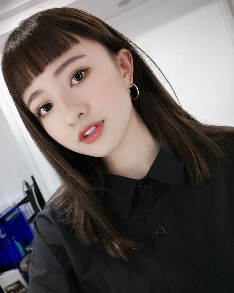 Gái xinh tóc ngắn với mái ngố tạo điểm nhấn đáng yêu và trẻ trung Gái xinh tóc ngắn với mái ngố tạo điểm nhấn đáng yêu và trẻ trung