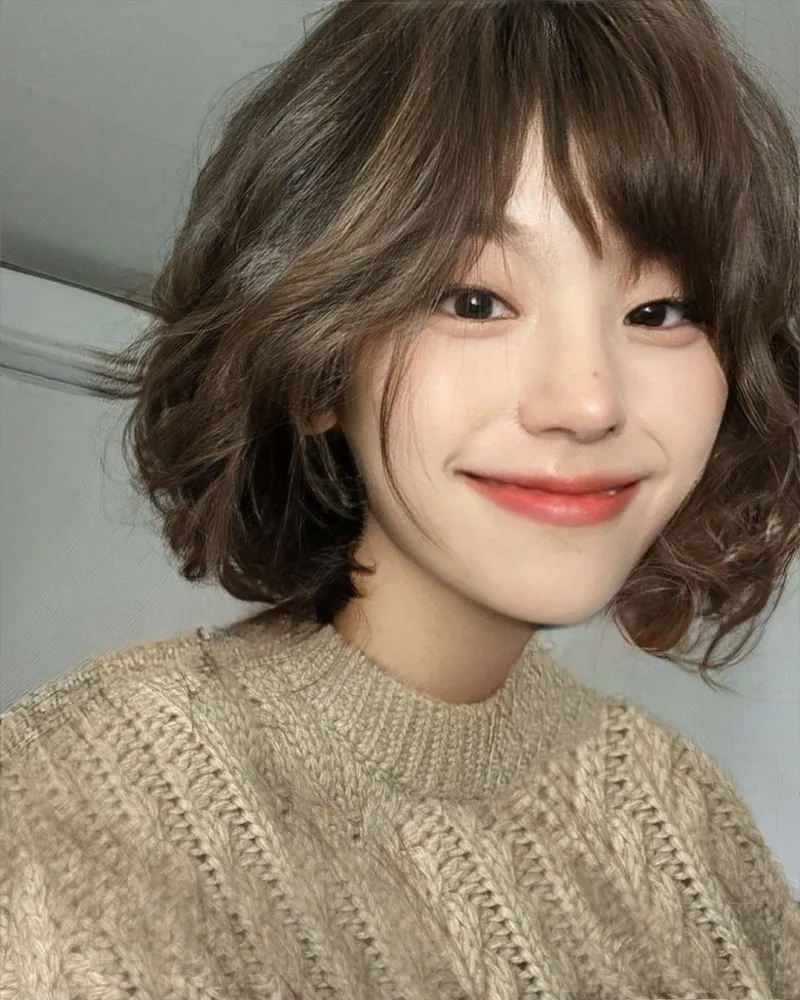 Tóc ngắn giúp ảnh selfie của các cô gái thêm phần nổi bật và tươi tắn Tóc ngắn giúp ảnh selfie của các cô gái thêm phần nổi bật và tươi tắn