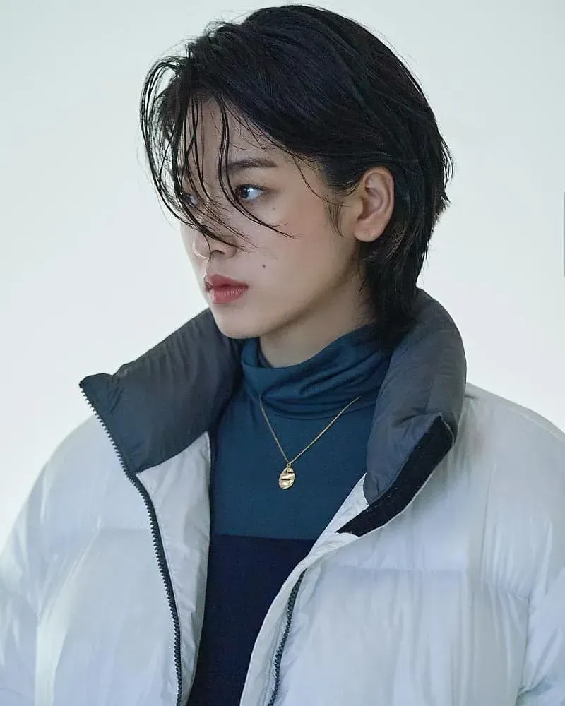 Gái xinh tóc ngắn với phong cách tomboy, toát lên vẻ mạnh mẽ và cuốn hút Gái xinh tóc ngắn với phong cách tomboy, toát lên vẻ mạnh mẽ và cuốn hút