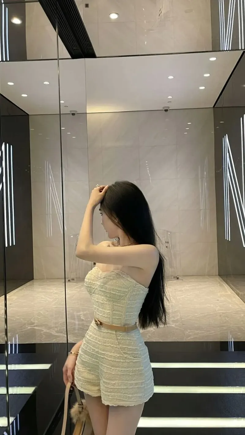 Gái xinh che mặt ngầu đầy năng lượng và phong cách riêng Gái xinh che mặt ngầu đầy năng lượng và phong cách riêng