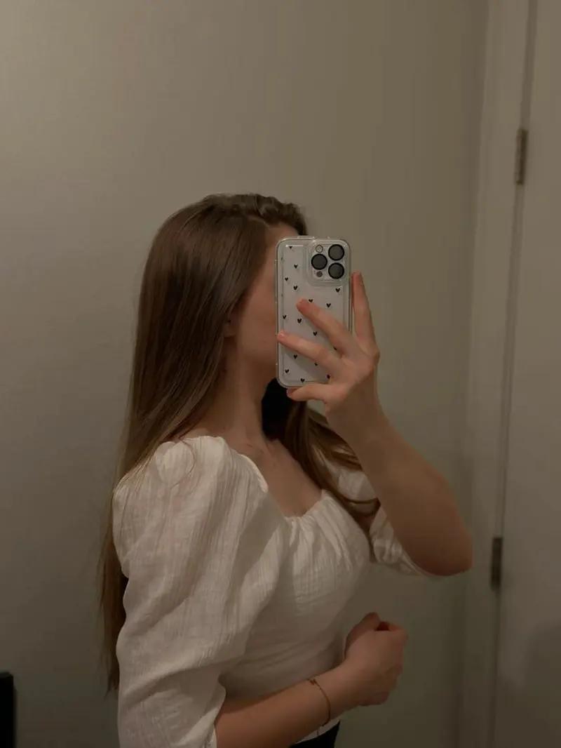 Gái xinh cute selfie, che mặt đầy sáng tạo Gái xinh cute selfie, che mặt đầy sáng tạo