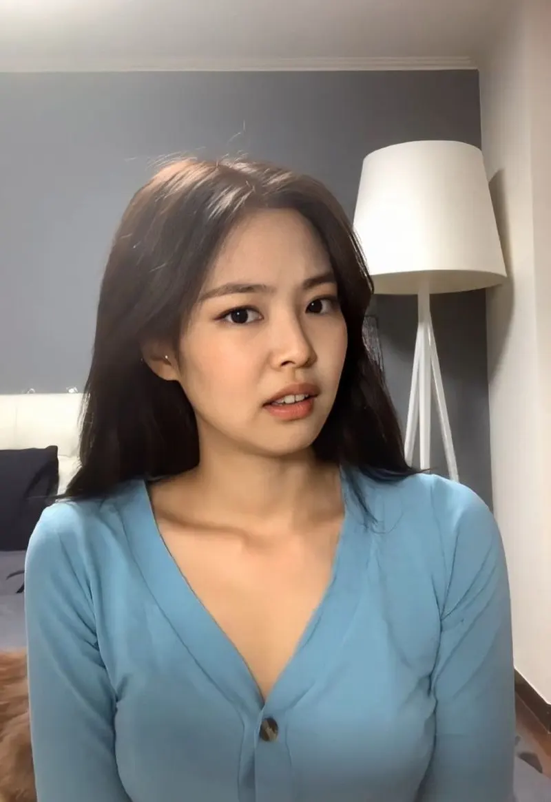 Jennie mặt mộc khiến fan "bấn loạn": Nhan sắc đời thường vẫn đẹp xuất sắc mọi góc cạnh Jennie mặt mộc khiến fan "bấn loạn": Nhan sắc đời thường vẫn đẹp xuất sắc mọi góc cạnh