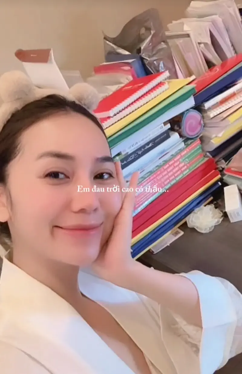 Hoàng Kim Chi mặt mộc gây bão mạng xã hội với nhan sắc tự nhiên hiếm có Hoàng Kim Chi mặt mộc gây bão mạng xã hội với nhan sắc tự nhiên hiếm có