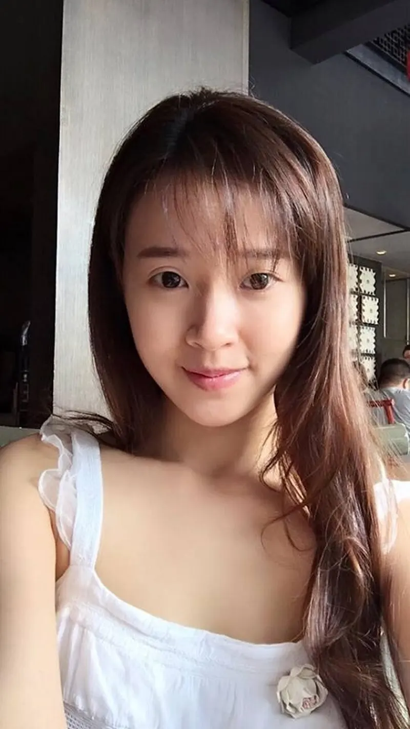 Midu mặt mộc khiến dân mạng ngỡ ngàng với cách chọn màu son cho mặt mộc cực kỳ khéo léo Midu mặt mộc khiến dân mạng ngỡ ngàng với cách chọn màu son cho mặt mộc cực kỳ khéo léo