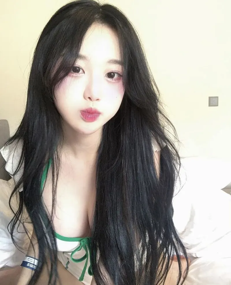 Ảnh sexy cute với phong cách nhẹ nhàng, quyến rũ Ảnh sexy cute với phong cách nhẹ nhàng, quyến rũ
