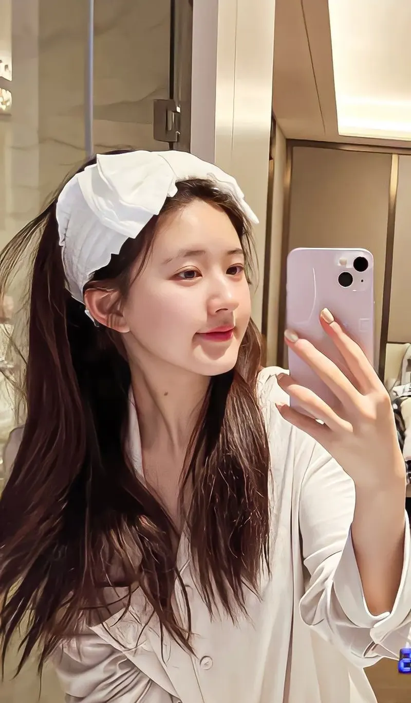 Những khoảnh khắc đáng yêu của cô gái cute Những khoảnh khắc đáng yêu của cô gái cute