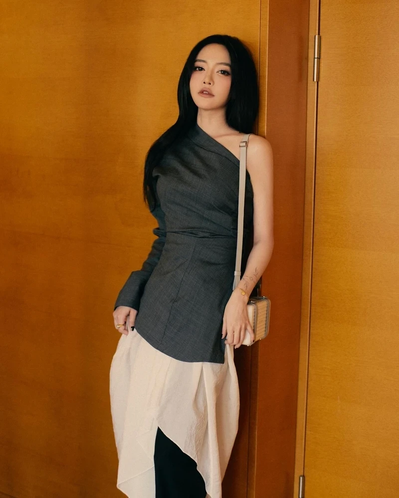 Ca sĩ Bích Phượng luôn thu hút khán giả với giọng hát ngọt ngào Ca sĩ Bích Phượng luôn thu hút khán giả với giọng hát ngọt ngào