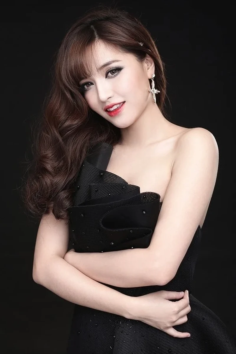 Ca nhạc Chuyện Cũ Bỏ Qua mang đến nhiều cảm xúc cho người nghe Ca nhạc Chuyện Cũ Bỏ Qua mang đến nhiều cảm xúc cho người nghe