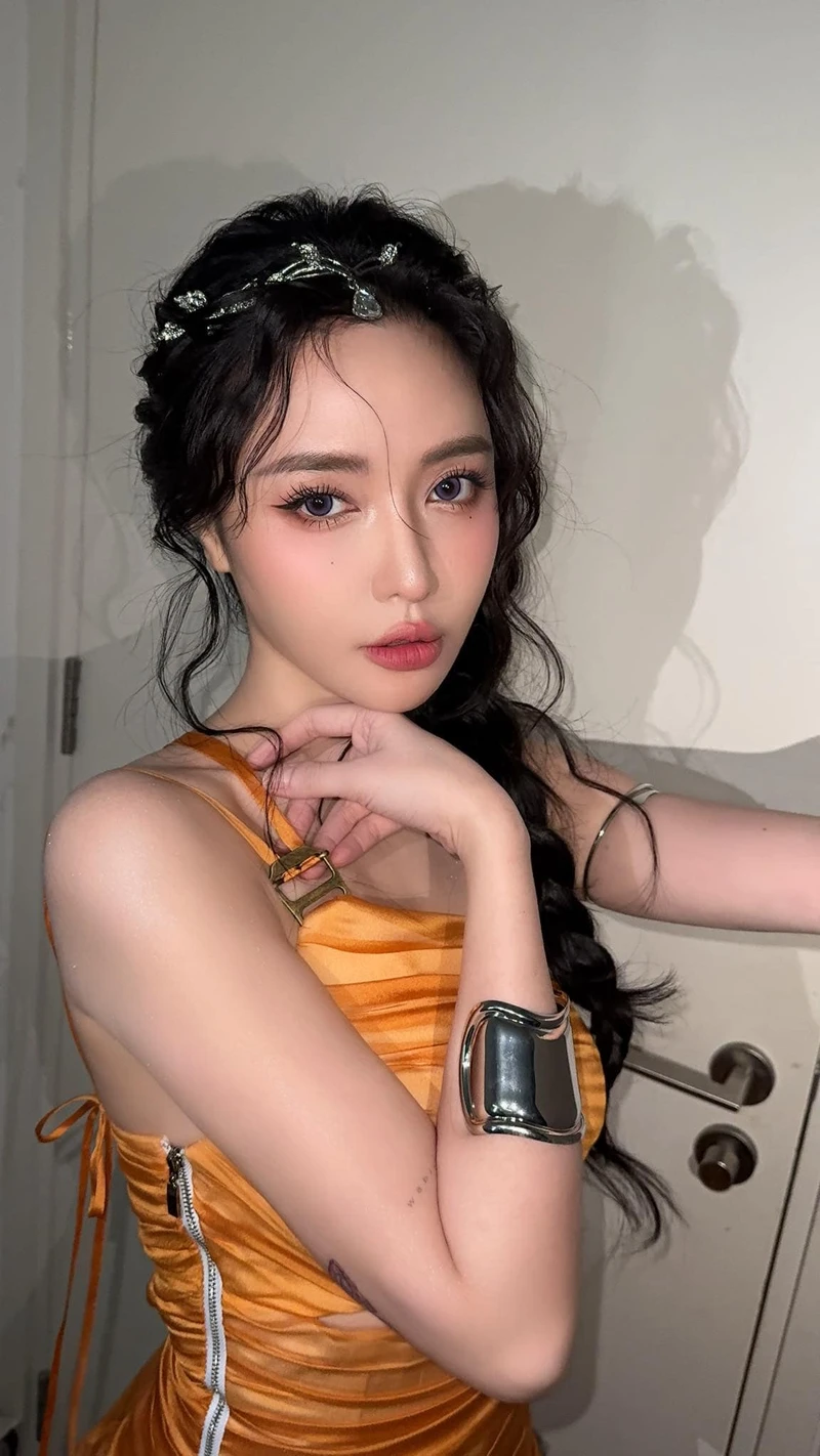 Ca nhạc Em Bích Phương là một trong những sản phẩm nổi bật Ca nhạc Em Bích Phương là một trong những sản phẩm nổi bật