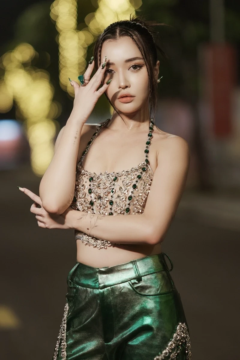 Bích Phương yêu ai là câu hỏi được nhiều fan quan tâm Bích Phương yêu ai là câu hỏi được nhiều fan quan tâm