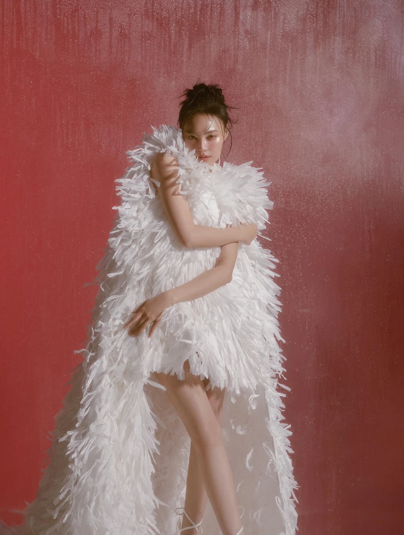 Hình ảnh Lan Ngọc sexy trong bikini khiến fan không thể rời mắt