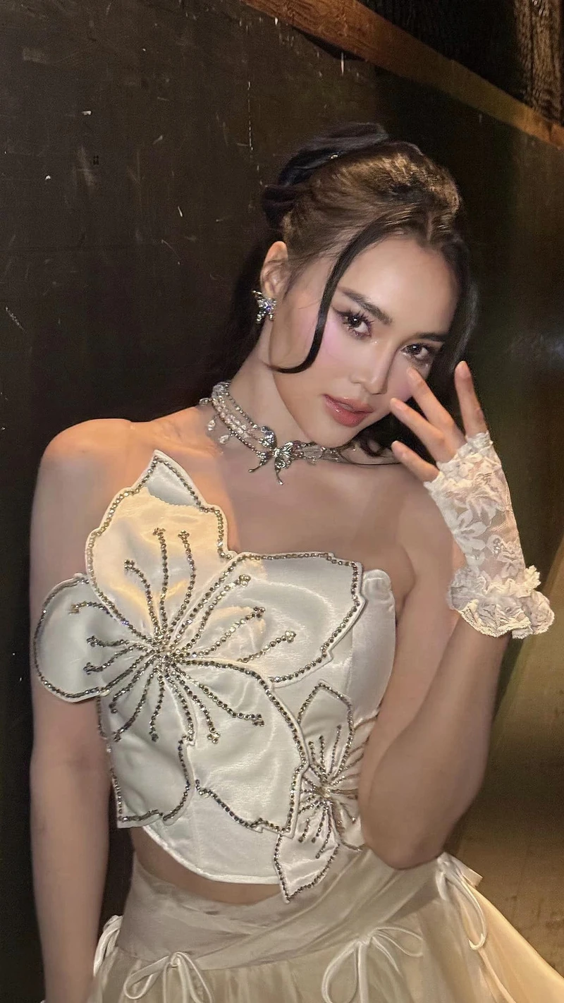 Lan Ngọc sexy trong bộ bikini, một hình ảnh khó quên