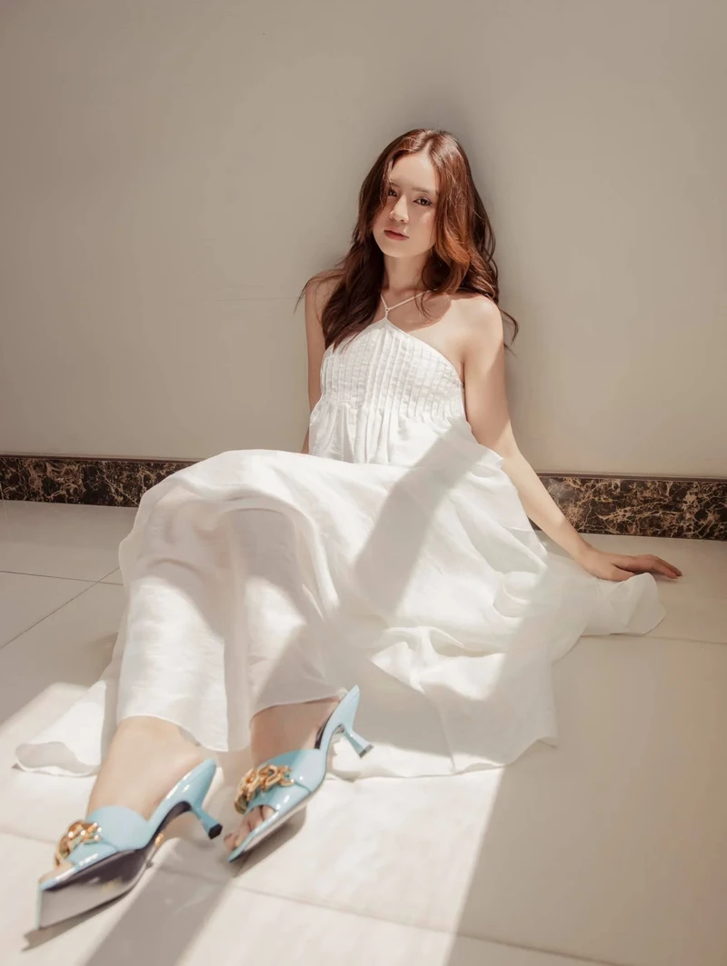 Lan Ngọc mặc bikini xinh đẹp, thu hút mọi ánh nhìn