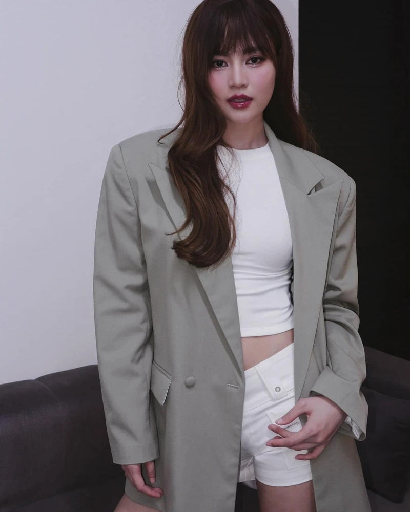 Khám phá khoảnh khắc đáng yêu của Chi Dân và Ninh Dương Lan Ngọc trong bikini