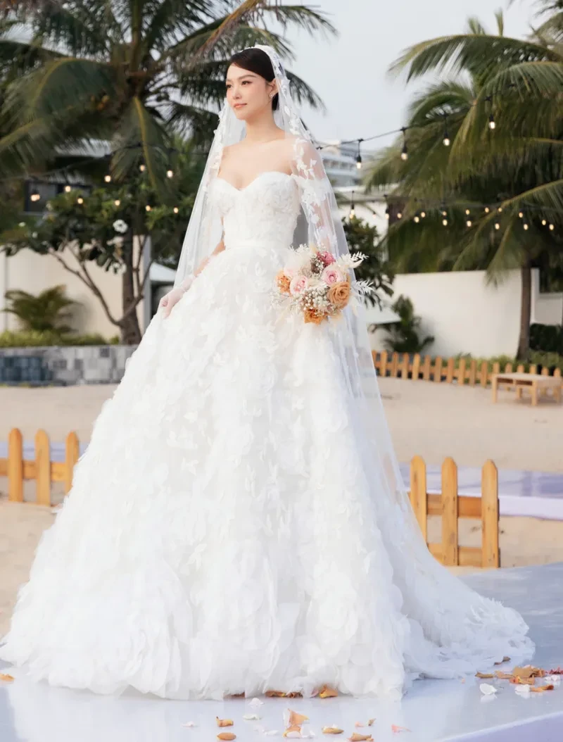 Diễn viên Minh Hằng Táo Quân mang đến nhiều tiếng cười cho khán giả Diễn viên Minh Hằng Táo Quân mang đến nhiều tiếng cười cho khán giả