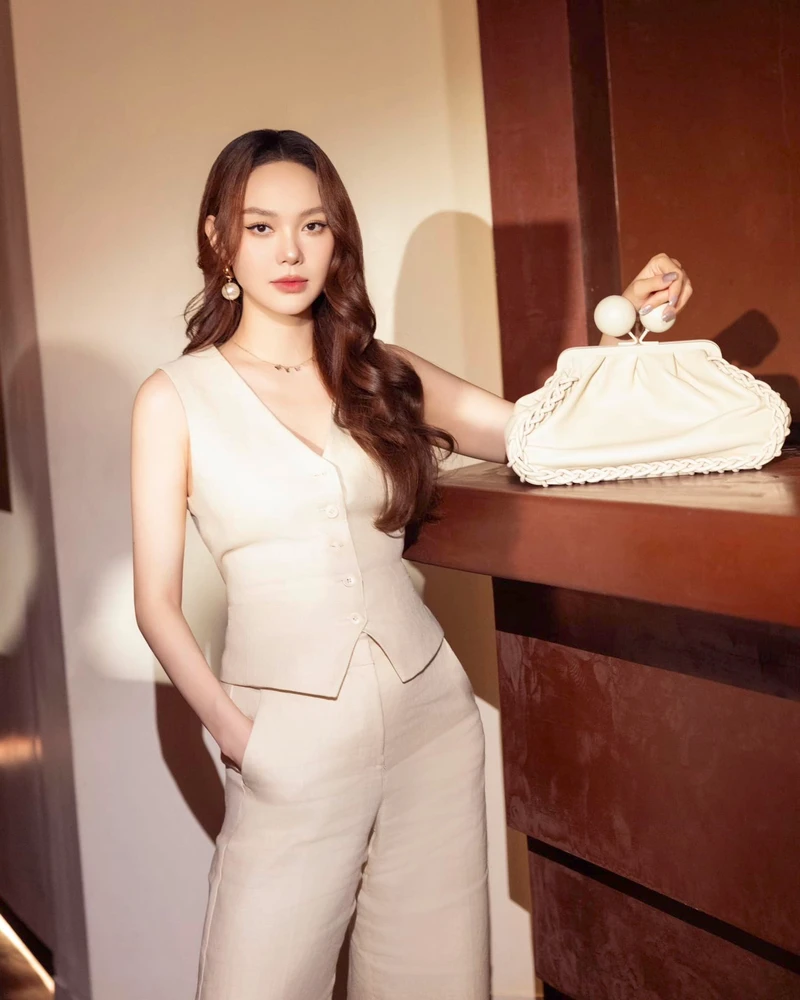 Ca sĩ Minh Hằng hát luôn mang đến những giai điệu vui tươi Ca sĩ Minh Hằng hát luôn mang đến những giai điệu vui tươi