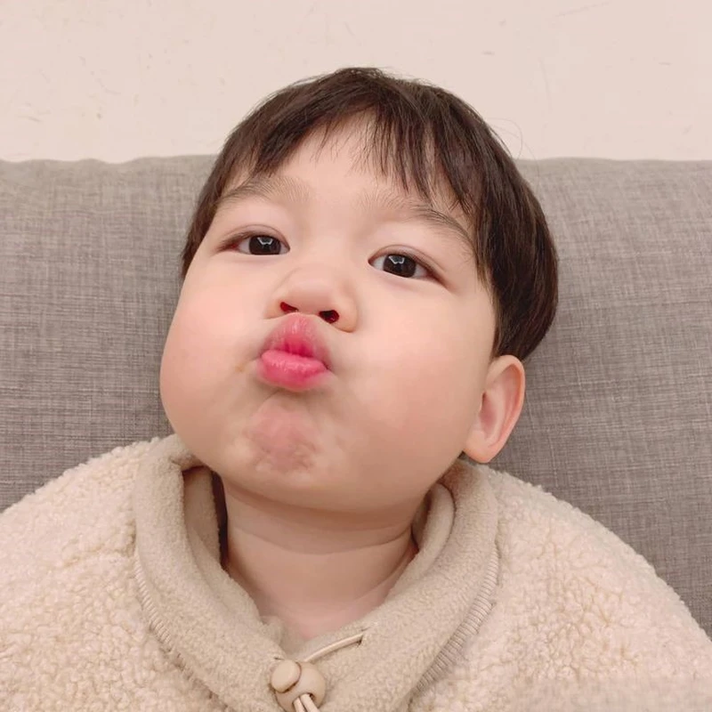 Meme hôn cute đáng yêu, ai mà không thích một nụ hôn như thế này Meme hôn cute đáng yêu, ai mà không thích một nụ hôn như thế này