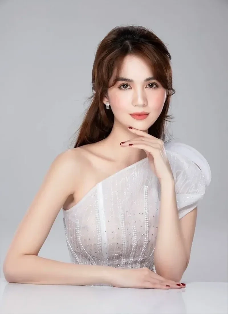 Ngọc Trinh tỷ phú Hoàng Kiều là cặp đôi gây sốt trong làng giải trí Ngọc Trinh tỷ phú Hoàng Kiều là cặp đôi gây sốt trong làng giải trí