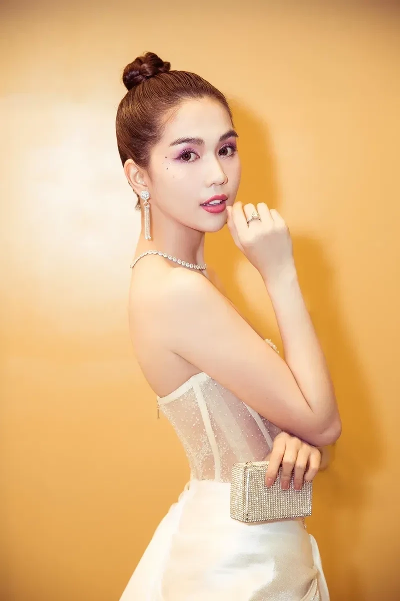 Nữ hoàng nội y Ngọc Trinh là biểu tượng của sắc đẹp Nữ hoàng nội y Ngọc Trinh là biểu tượng của sắc đẹp