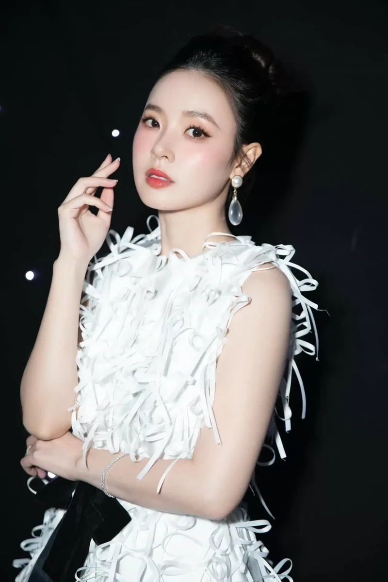 Chi Dân và Midu là cặp đôi được yêu thích trong làng nhạc