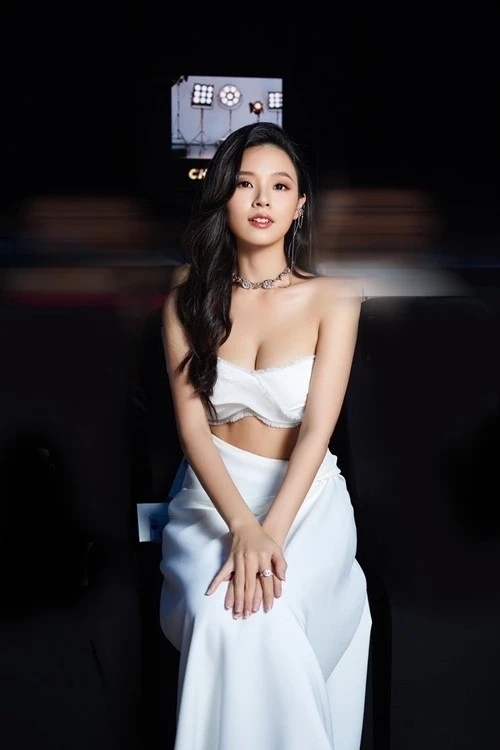 Midu Anh Đức là một trong những người bạn thân thiết của cô