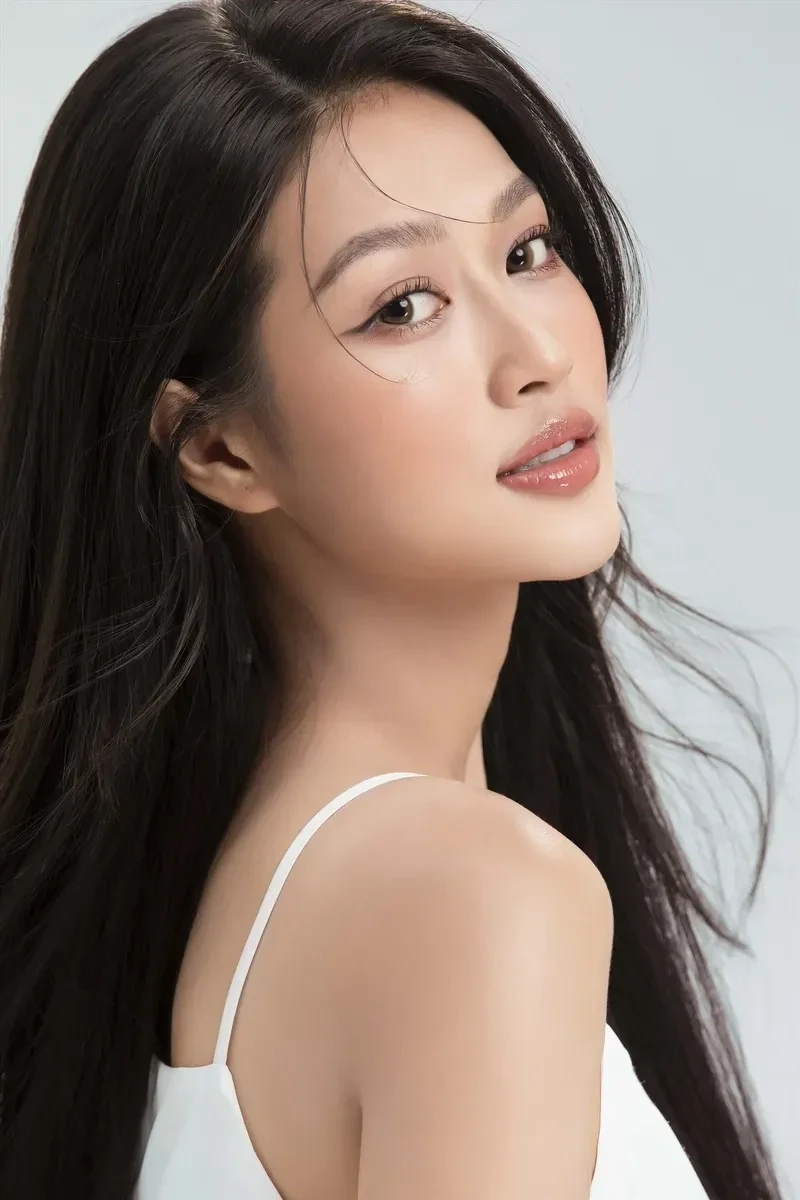 Khám phá những góc ảnh đẹp của Thiên Ân từ cuộc thi Miss Grand