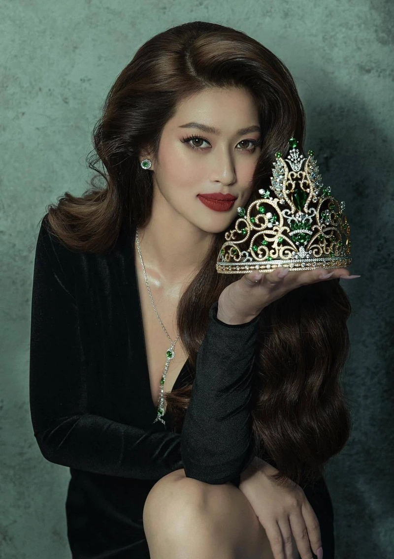 Đoàn Thiên Ân đăng quang Hoa hậu Hòa bình Việt Nam với sự thuyết phục