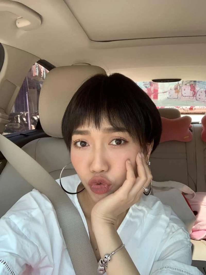 Thiệp cưới Anh Tú Diệu Nhi mang đến sự sang trọng và tinh tế