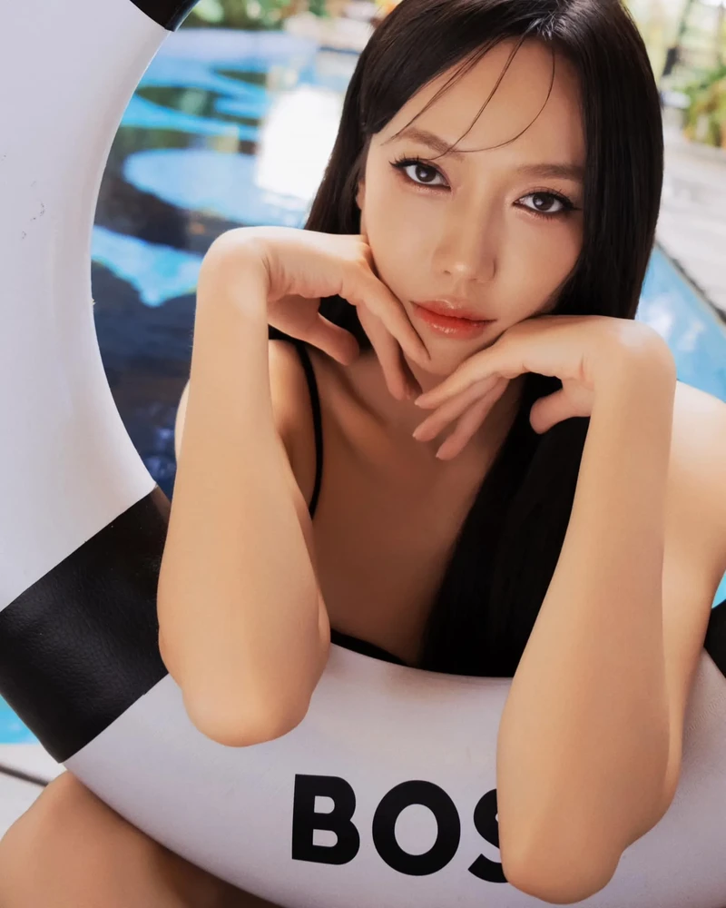 Diệu Nhi rơi tóc giả tạo nên phong cách độc đáo và mới lạ