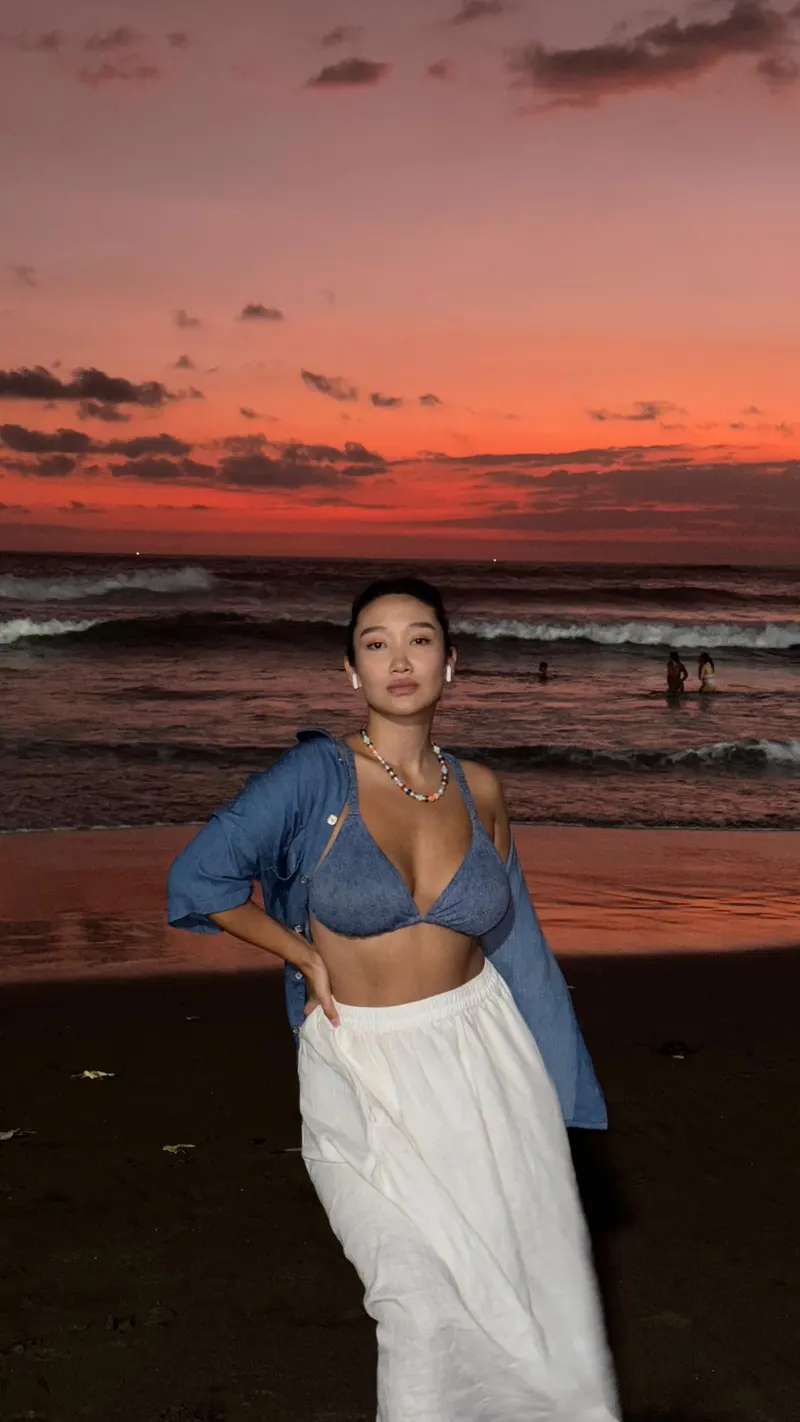 Gái Tây Instagram chụp bikini tại biển thần thái sang trọng và cuốn hút Gái Tây Instagram chụp bikini tại biển thần thái sang trọng và cuốn hút