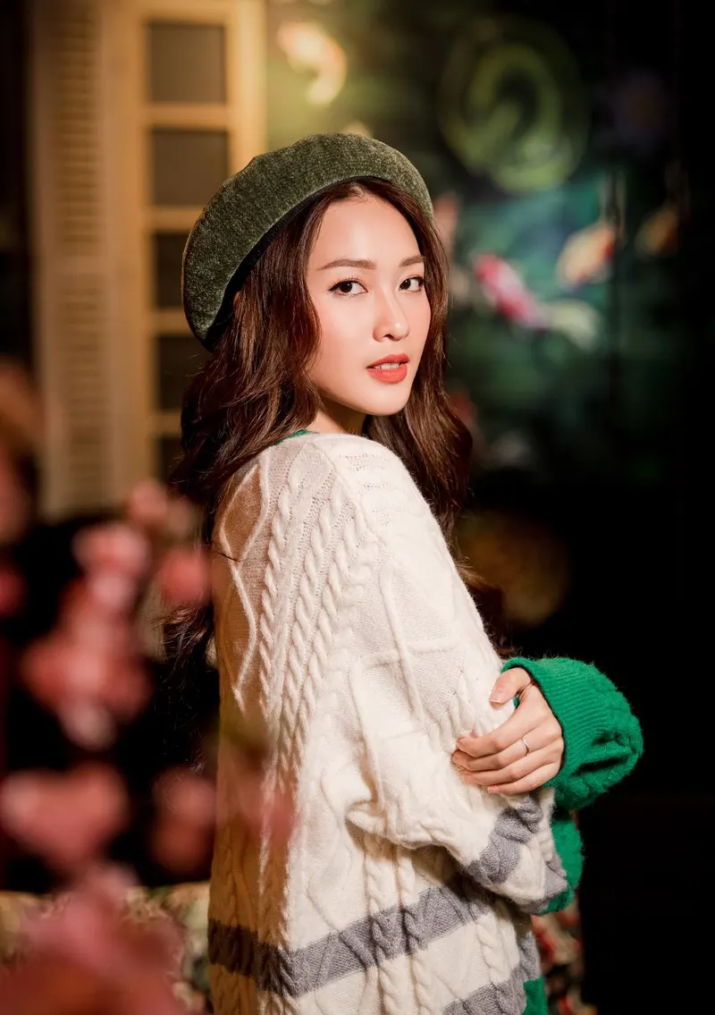 Hình ảnh Khả Ngân Instagram trong concept Noel ấm áp mùa lễ hội Hình ảnh Khả Ngân Instagram trong concept Noel ấm áp mùa lễ hội