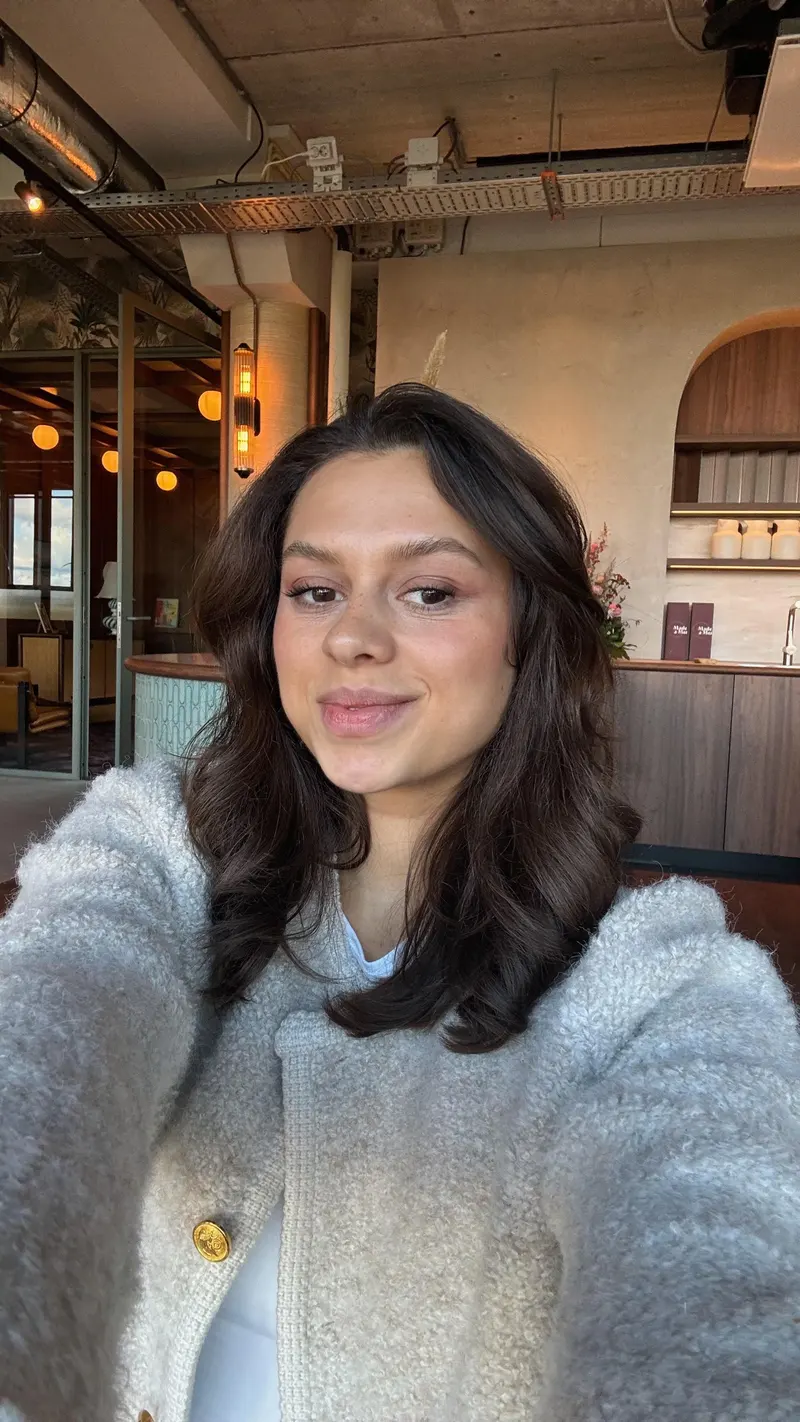 Selfie cam thường, gái xinh nổi bật với vẻ đẹp tự nhiên trong không gian ấm cúng Selfie cam thường, gái xinh nổi bật với vẻ đẹp tự nhiên trong không gian ấm cúng