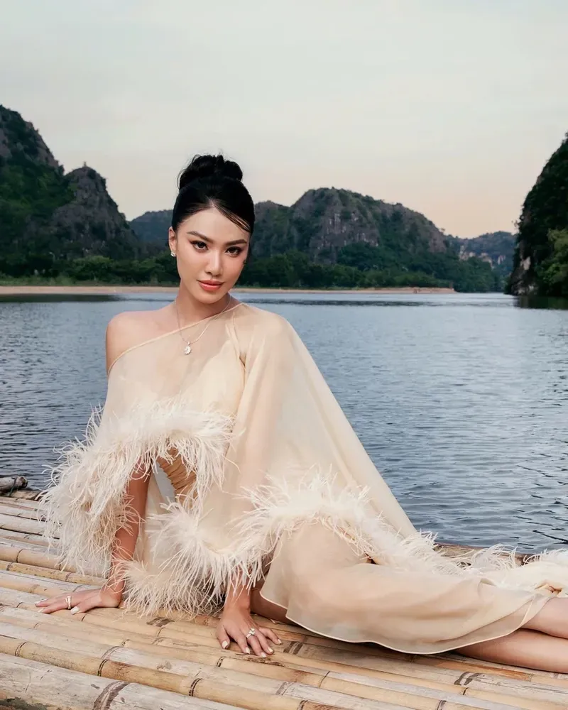 Kim Duyên tiền định là một trong những hoa hậu xuất sắc Kim Duyên tiền định là một trong những hoa hậu xuất sắc
