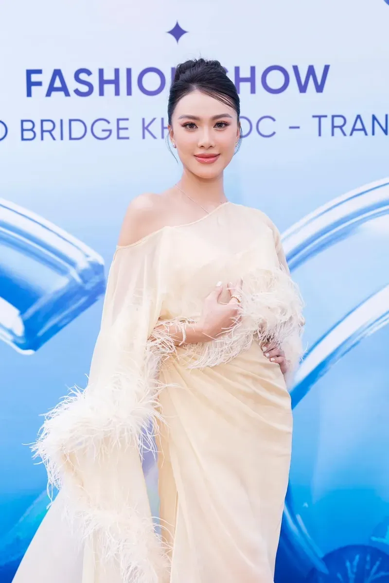 Kim Duyên Miss Supranational thể hiện sự tự tin và quyến rũ Kim Duyên Miss Supranational thể hiện sự tự tin và quyến rũ
