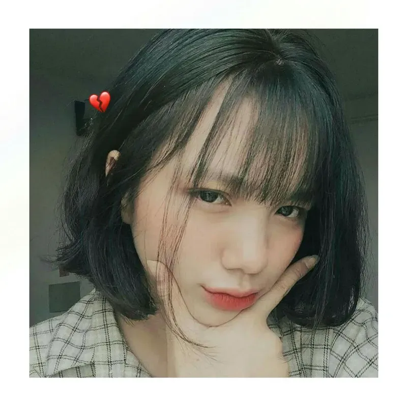 Gái xinh tóc ngắn đeo kính tạo nên vẻ đẹp thông minh và quyến rũ Gái xinh tóc ngắn đeo kính tạo nên vẻ đẹp thông minh và quyến rũ