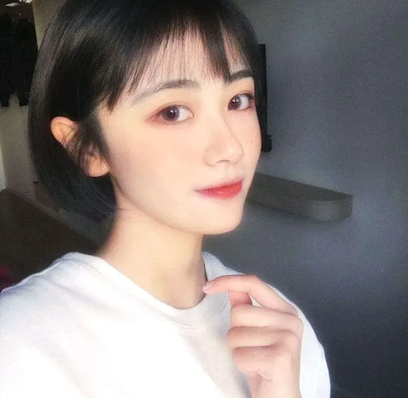 Gái xinh cute tóc dài mang đến sự dịu dàng và đáng yêu Gái xinh cute tóc dài mang đến sự dịu dàng và đáng yêu