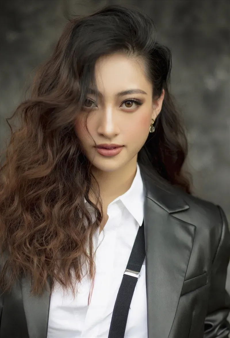HH Lương Thùy Linh là gương mặt quen thuộc trong làng giải trí