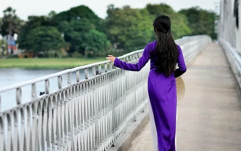Chụp sau lưng giúp bạn ghi lại những khoảnh khắc tự nhiên Chụp sau lưng giúp bạn ghi lại những khoảnh khắc tự nhiên